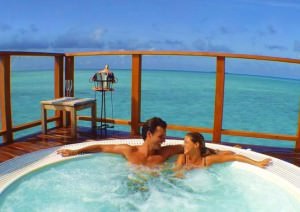 couple hot tub 2