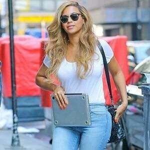 beyonce baby bump 1