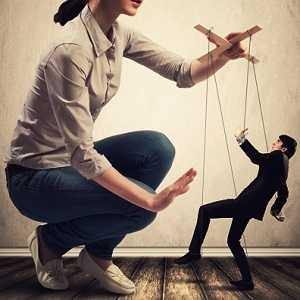 woman man puppet 2