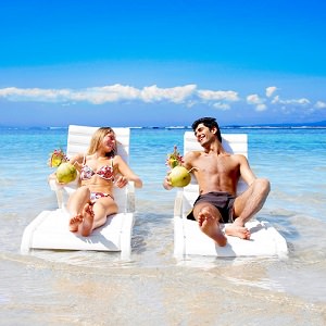 couple beach 10