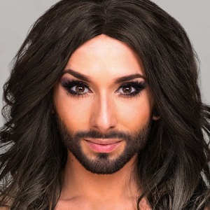 woman-beard-8