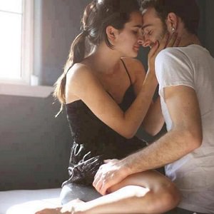 couple-in-bed-29-1
