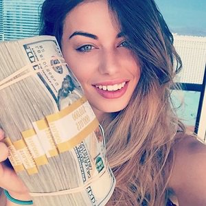 woman-money-10